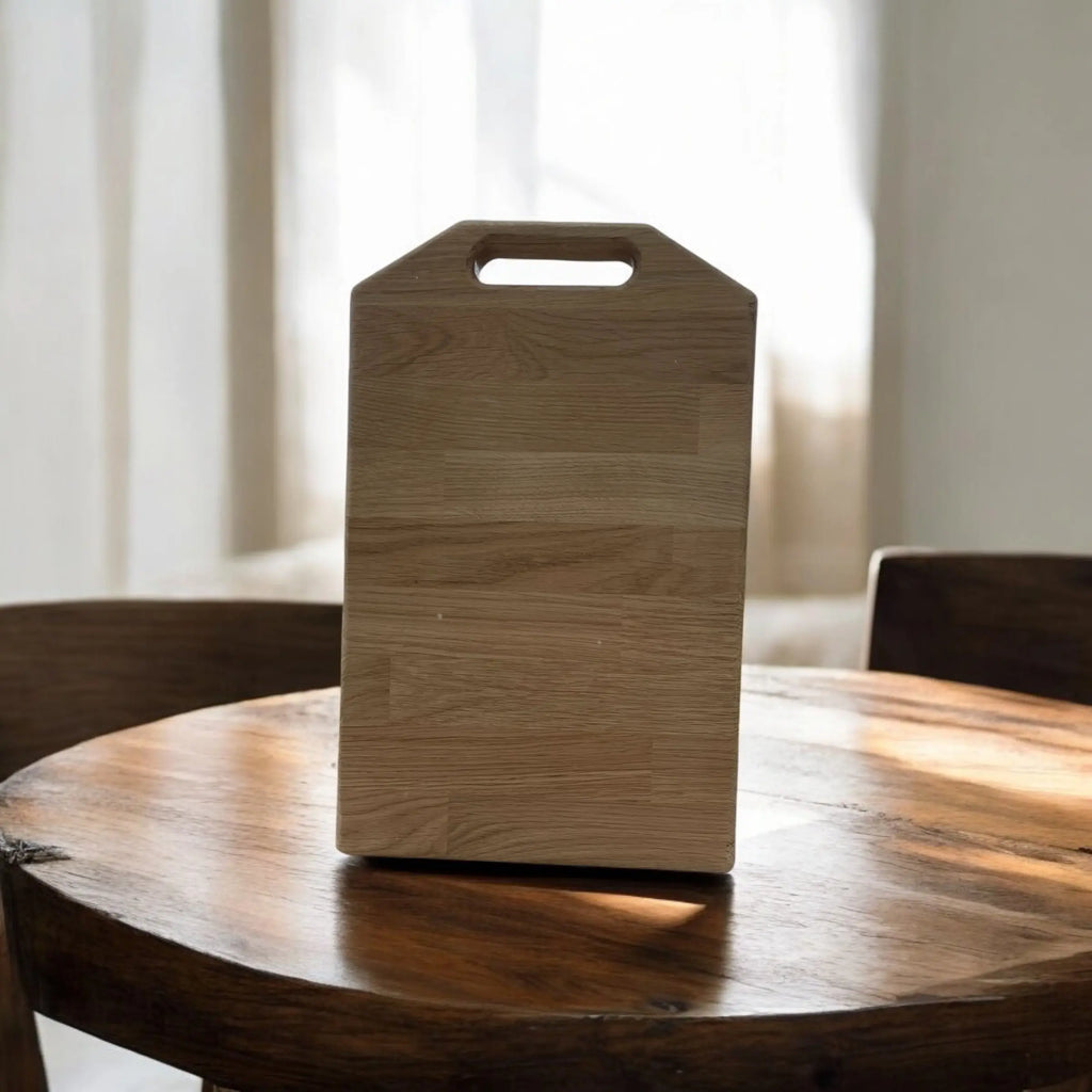 Håndlaget Skjærefjøl i Eik – Norsk design | 40×25×3 cm | Bærekraftig Kjøkkenutstyr Epoxy-Crafts