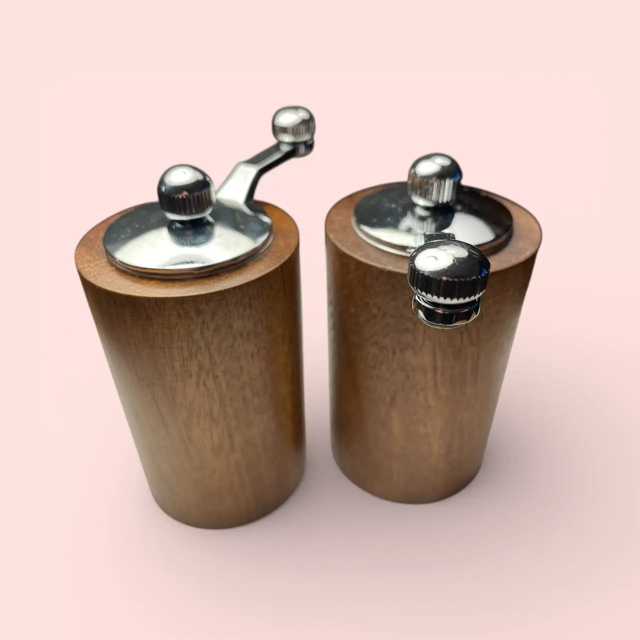 Rund pepperkvern i tre – Elegant krydderkvern med naturlig finish (Kopi) Epoxy-Crafts